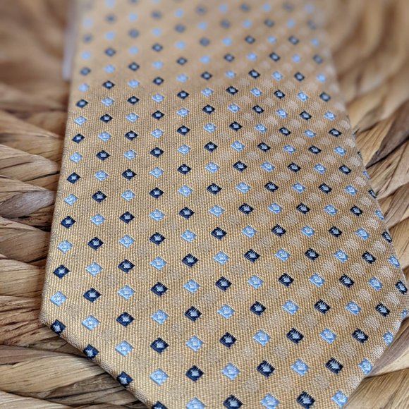 [2/$20] NWT Men's - Necktie - Gold Foulard - Picture 2 of 4